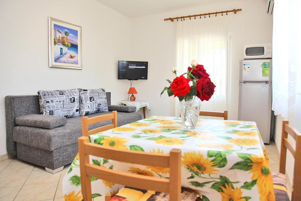 Villa Marijana Сресер Екстериор снимка